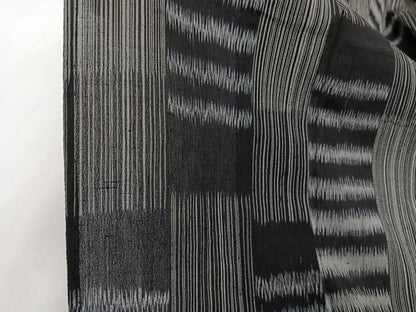 平和屋着物＊夏物　紗紬　幾何学文　黒地　正絹　逸品　未使用　CABI3844xi