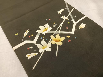 平和屋着物●塩瀬　九寸開き名古屋帯　手描き　枝花文　黒地　正絹　逸品　CABI4030vp