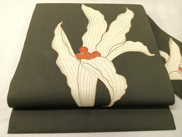 平和屋着物●塩瀬　九寸名古屋帯　駒刺繍　花　黒地　金彩　正絹　逸品　CABI4078vp