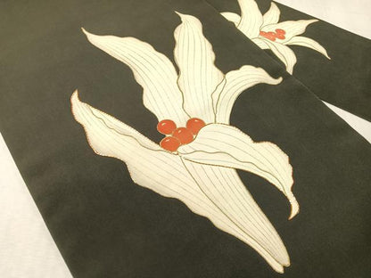 平和屋着物●塩瀬　九寸名古屋帯　駒刺繍　花　黒地　金彩　正絹　逸品　CABI4078vp