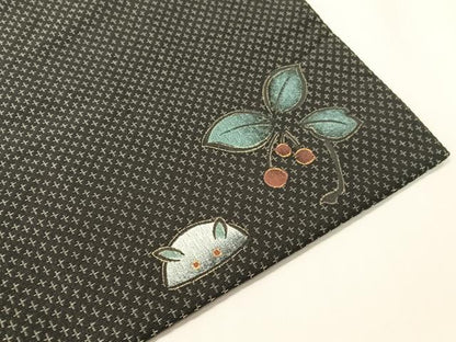 平和屋着物●太鼓柄袋帯　雪兎　黒地　金彩　やまと誂製　正絹　逸品　CABI4180vp