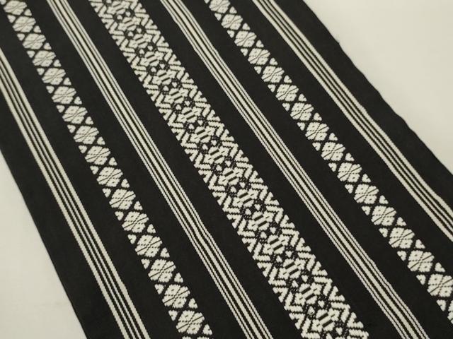 平和屋着物●本場筑前博多織　半幅帯　献上柄　黒地　証紙付き　正絹　逸品　CABI5138ak