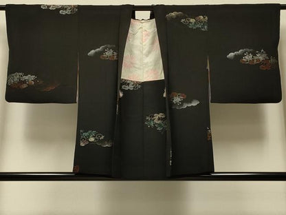 平和屋着物＃羽織　寿光織　雲取り草花文　黒地　銀糸　正絹　逸品　CABI6007in