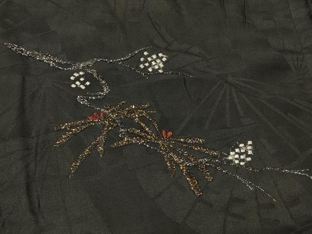 平和屋着物＃羽織　刺繍　枝松葉文　黒地　金銀糸　正絹　逸品　CABI6101in