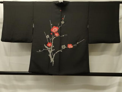 平和屋着物＃羽織　駒刺繍　枝梅文　黒地　金糸　正絹　逸品　CABI6132in