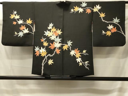 平和屋着物＃羽織　駒刺繍　枝楓文　黒地　金彩　正絹　逸品　CABI6165in