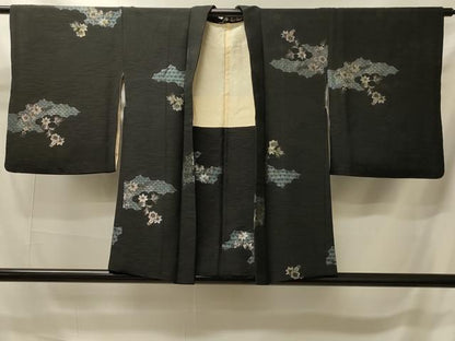 平和屋着物＃羽織　寿光織　吉祥草花文　黒地　銀糸　正絹　逸品　CABI6169in
