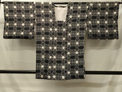 平和屋着物＃道行コート　絞り　花づくし　黒地　正絹　逸品　CABI6178in