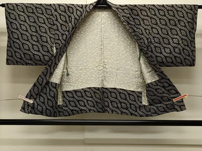 平和屋着物∞羽織　総絞り　立涌文　黒地　正絹　逸品　CABI6213in