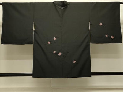 平和屋着物∞羽織　総刺繍　流水舞葉文　黒地　正絹　逸品　CABI6253in