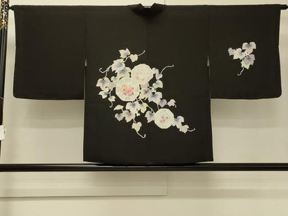 平和屋着物∞羽織　刺繍　絵皿葡萄蔦の葉文　黒地　正絹　逸品　未使用　CABI6263in