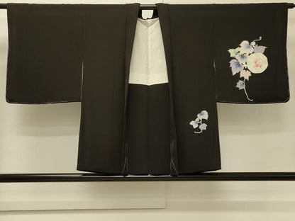 平和屋着物∞羽織　刺繍　絵皿葡萄蔦の葉文　黒地　正絹　逸品　未使用　CABI6263in