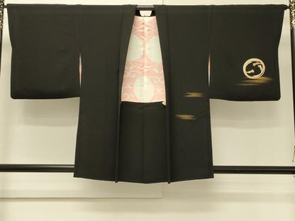 平和屋着物∞羽織　駒刺繍　結び紐丸文　黒地　金彩　正絹　逸品　CABI6266in