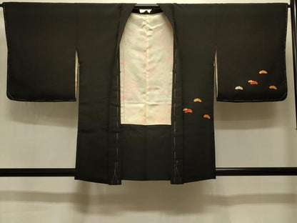 平和屋着物＃羽織　駒刺繍　総刺繍　松葉文　黒地　金糸　正絹　逸品　未使用　CABI6325in