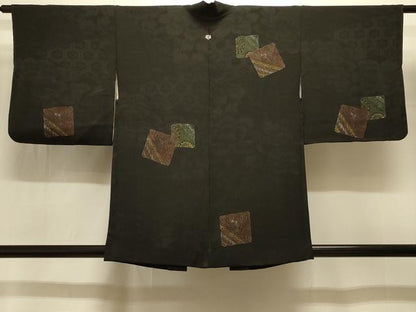 平和屋着物＃羽織　色紙重ね草花文　黒地　金銀彩　正絹　逸品　CABI6362in