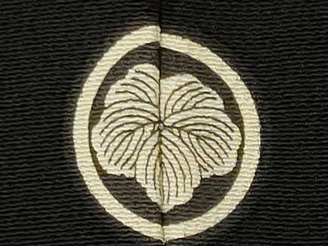 平和屋着物■五代 歌舞伎役者　坂東八十助　黒留袖　作家物　駒刺繍　立波飛鶴文　暈し染め　金彩　正絹　逸品　CABI6704ou