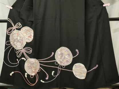 平和屋着物■豪華黒留袖　駒刺繍　鏡裏草花文　正絹　逸品　CABI6731ou