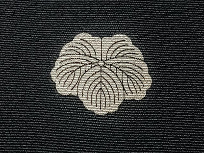 平和屋着物■豪華黒留袖　作家物　駒刺繍　流水色紙草花文　金彩　正絹　逸品　CABI6801xe