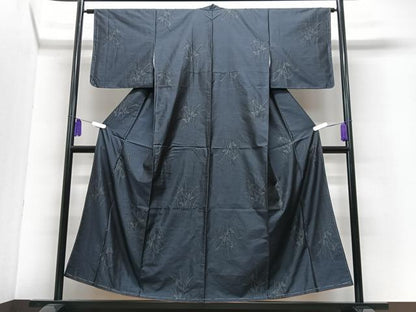 平和屋着物■本場大島紬　舞蝶文　正絹　逸品　未使用　CABI6880xe