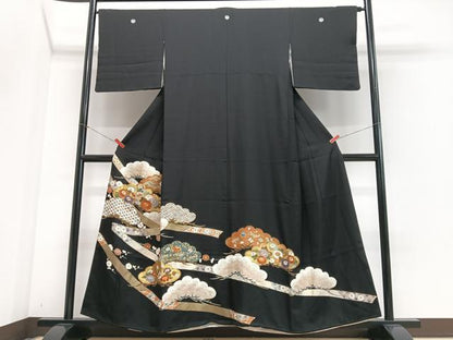平和屋着物■豪華黒留袖　駒刺繍　吉祥短冊松文　金彩　正絹　逸品　CABI6908xe