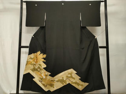 平和屋着物■豪華黒留袖　駒刺繍　松葉孔雀文　金彩　正絹　逸品　CABI7939ev