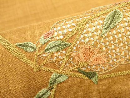 平和屋着物●中国三大刺繍　スワトウ相良刺繍　総刺繍　九寸開き名古屋帯　紬地　雲重ね枝椿　正絹　逸品　CABI8949hy