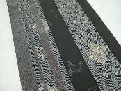 平和屋着物●両面　全通柄袋帯　馬　黒地　金糸　正絹　逸品　CABI9164hy
