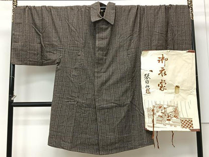 平和屋着物∞男性　角袖　格子　たとう紙付き　ウール　CABI9287ua