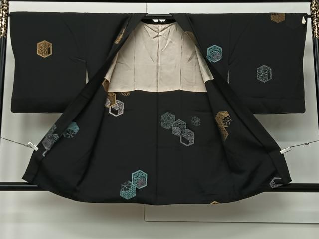 平和屋着物∞羽織　寿光織　亀甲花文　黒地　金銀糸　正絹　逸品　未使用　CABI9292ua