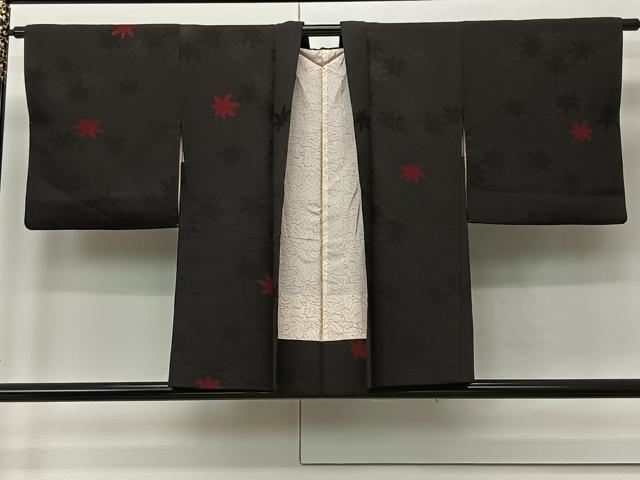 平和屋着物∞羽織　地紋起こし　舞葉文　黒地　正絹　逸品　CABI9294ua