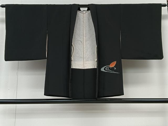 平和屋着物＃羽織　駒刺繍　流水草葉文　黒地　金糸　正絹　逸品　CABI9388ua