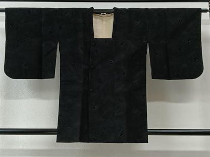 平和屋着物＃道行コート　輪奈ビロード　孔雀羽地紋　黒地　正絹　逸品　CABI9421ua