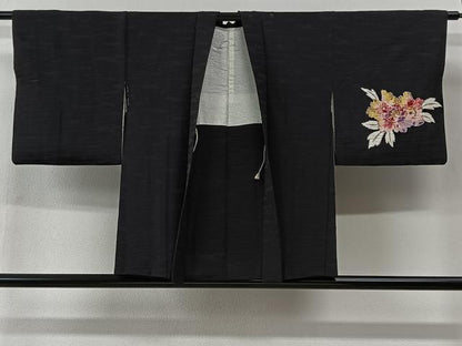 平和屋着物＃羽織　草花文　黒地　正絹　逸品　CABI9422ua