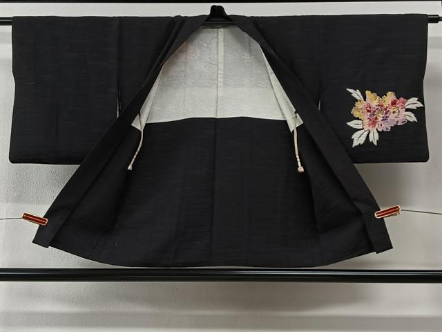 平和屋着物＃羽織　草花文　黒地　正絹　逸品　CABI9422ua