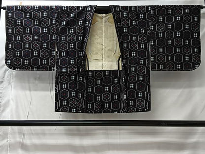 平和屋着物＃久留米絣　羽織　亀甲花文　黒地　綿　逸品　CABI9431ua