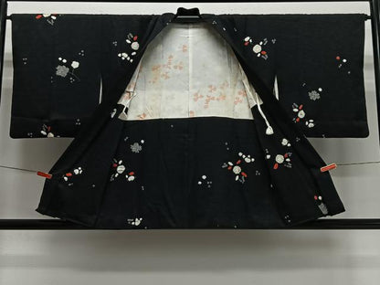 平和屋着物＃羽織　絞り　舞花文　黒地　金彩　正絹　逸品　CABI9486ua