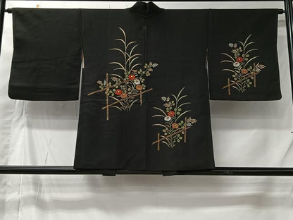 平和屋着物＃羽織　刺繍　草花文　黒地　正絹　逸品　CABI9581ua