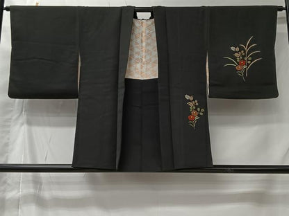 平和屋着物＃羽織　刺繍　草花文　黒地　正絹　逸品　CABI9581ua