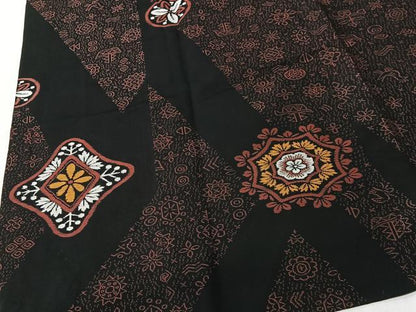 平和屋着物＃道行コート　幾何学花文　黒地　ロング丈　正絹　逸品　CABI9590ua