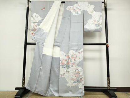 平和屋着物●訪問着　駒刺繍　雲取り花蝶文　銀彩　正絹　逸品　CABI9624ut