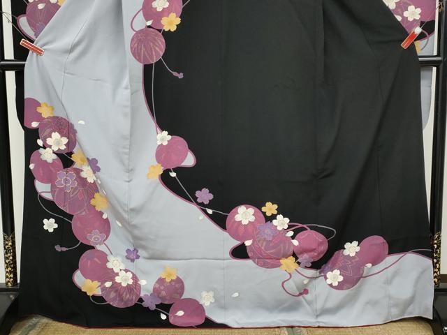 平和屋着物●豪華振袖　駒刺繍　花鞠文　黒地　金彩　正絹　逸品　CABI9637ut