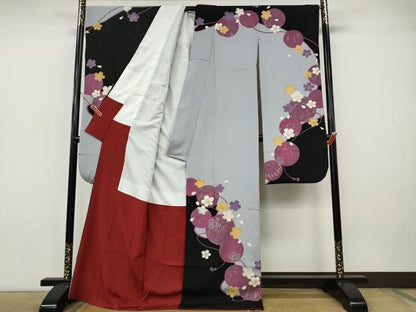 平和屋着物●豪華振袖　駒刺繍　花鞠文　黒地　金彩　正絹　逸品　CABI9637ut
