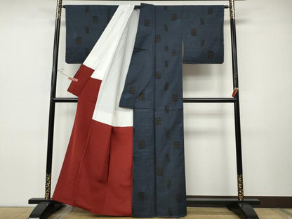 平和屋着物●本場大島紬　7マルキ　色紙重ね文　正絹　逸品　未使用　CABI9709ut