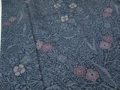 平和屋着物●本場大島紬　7マルキ　草花文　正絹　逸品　CABI9759ut