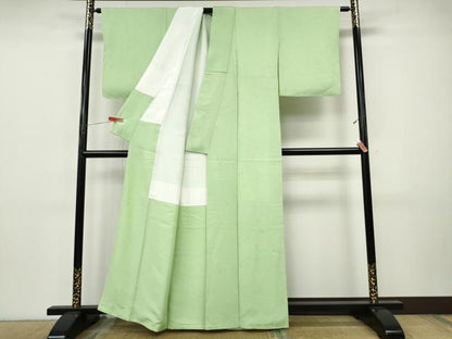 平和屋着物●上質な色無地　花蝶地紋　若芽色　正絹　逸品　未使用　CABI9782ut