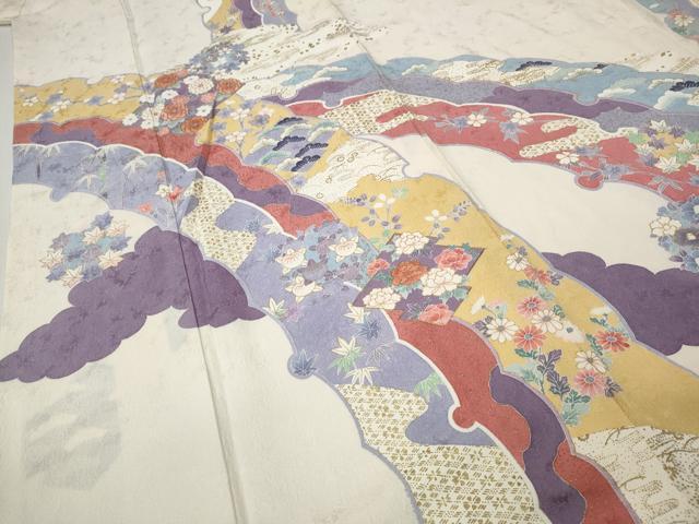 平和屋着物●小振袖　雪芝草花文　金彩　正絹　逸品　CABI9815ut