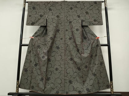 平和屋着物●本場大島紬　7マルキ　花唐草文　正絹　逸品　CABI9827ut