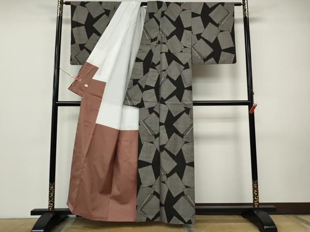 平和屋着物●本場大島紬　9マルキ　色紙重ね文　鈴乃屋扱い　正絹　逸品　CABI9942ut
