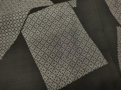 平和屋着物●本場大島紬　9マルキ　色紙重ね文　鈴乃屋扱い　正絹　逸品　CABI9942ut