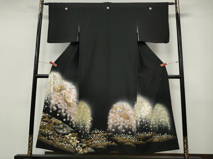 平和屋着物●豪華黒留袖　作家物　駒刺繍　地紙飛鶴花文　暈し染め　金銀彩　正絹　逸品　CABI9986ut